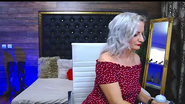 Snapshot of LadyTouch chatting on March 13, 2025, 5:33 am LadyTouch online show from March 13, 2025, 5:33 am