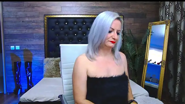 Snapshot of LadyTouch chatting on March 19, 2025, 11:14 pm LadyTouch online show from March 19, 2025, 11:14 pm