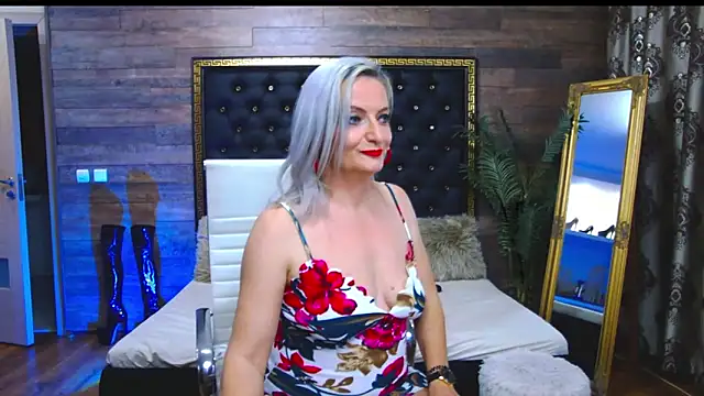 Snapshot of LadyTouch chatting on March 22, 2025, 3:20 am LadyTouch online show from March 22, 2025, 3:20 am