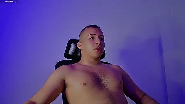 Snapshot of Donathoo1 chatting on March 12, 2025, 1:51 pm Donathoo1 online show from March 12, 2025, 1:51 pm