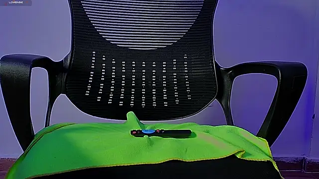 Snapshot of Donathoo1 chatting on March 17, 2025, 5:16 pm Donathoo1 online show from March 17, 2025, 5:16 pm