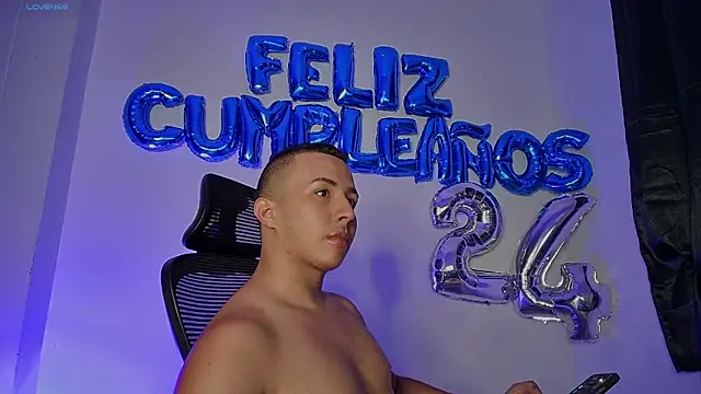 Snapshot of Donathoo1 chatting on September 18, 2025, 9:50 pm Donathoo1 online show from September 18, 2025, 9:50 pm