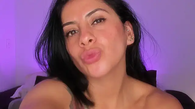 Snapshot of _lucianapalmer chatting on November 25, 2025, 1:49 am lucianapalmer online show from November 25, 2025, 1:49 am