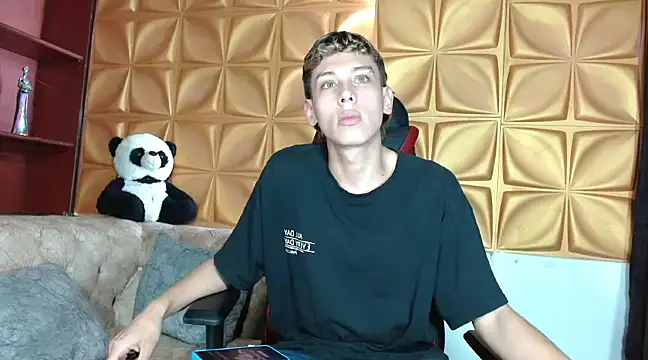 Noahoconor online show from February 19, 2025, 8:20 pm