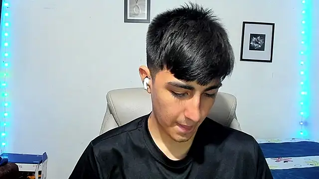 babymaik online show from November 17, 2025, 5:24 am