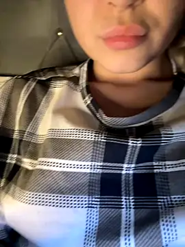 Snapshot of laraaaaaa chatting on December 4, 2025, 3:27 am laraaaaaa online show from December 4, 2025, 3:27 am