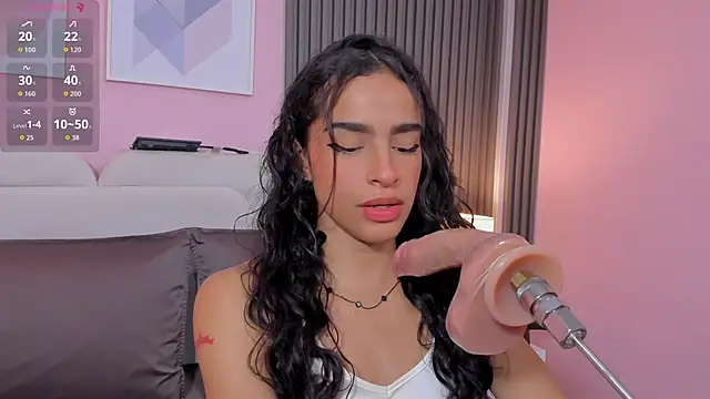 honey sofii  online show from September 30, 2025, 12:21 pm