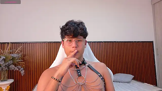 Raiden  Boy online show from March 5, 2025, 8:42 pm