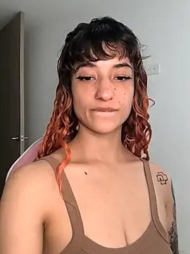 jennalux  online show from October 21, 2025, 9:15 pm