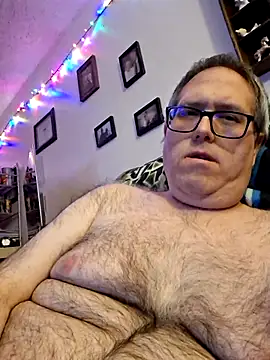 Snapshot of Smallone327 chatting on February 20, 2025, 3:45 am Smallone327 online show from February 20, 2025, 3:45 am