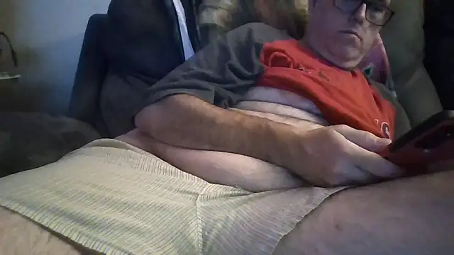 Snapshot of Smallone327 chatting on September 13, 2025, 4:23 am Smallone327 online show from September 13, 2025, 4:23 am