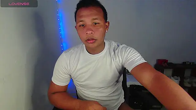 Gooss cum online show from November 7, 2025, 3:06 am