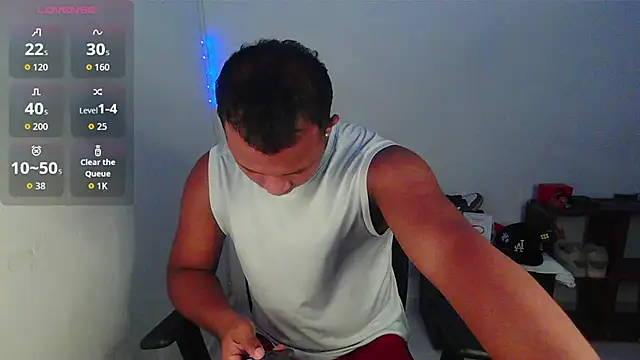 Gooss cum online show from November 17, 2025, 2:12 pm