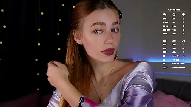 EmilaMills online show from October 15, 2025, 12:33 am