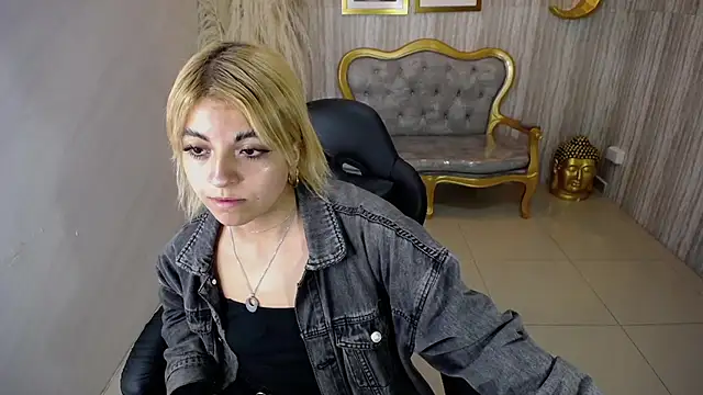 Snapshot of lili_conor_s chatting on February 25, 2025, 3:20 am lili conor s online show from February 25, 2025, 3:20 am