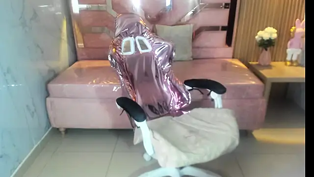 Snapshot of lili_conor_s chatting on March 11, 2025, 11:37 pm lili conor s online show from March 11, 2025, 11:37 pm