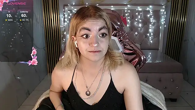 Snapshot of lili_conor_s chatting on October 1, 2025, 3:45 am lili conor s online show from October 1, 2025, 3:45 am