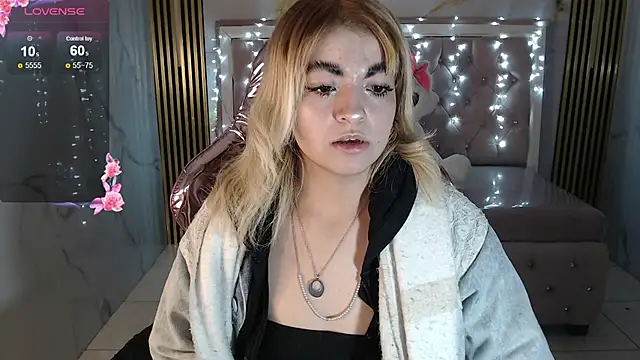 Snapshot of lili_conor_s chatting on October 2, 2025, 3:57 am lili conor s online show from October 2, 2025, 3:57 am