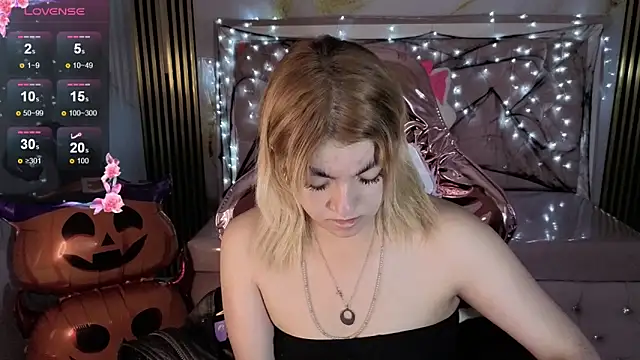 Snapshot of lili_conor_s chatting on October 17, 2025, 4:26 am lili conor s online show from October 17, 2025, 4:26 am