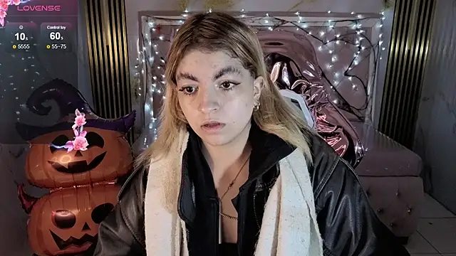 Snapshot of lili_conor_s chatting on October 28, 2025, 4:05 am lili conor s online show from October 28, 2025, 4:05 am