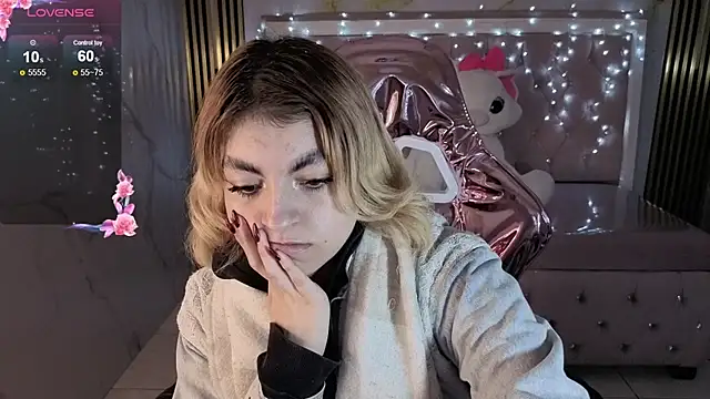 Snapshot of lili_conor_s chatting on November 19, 2025, 3:06 am lili conor s online show from November 19, 2025, 3:06 am