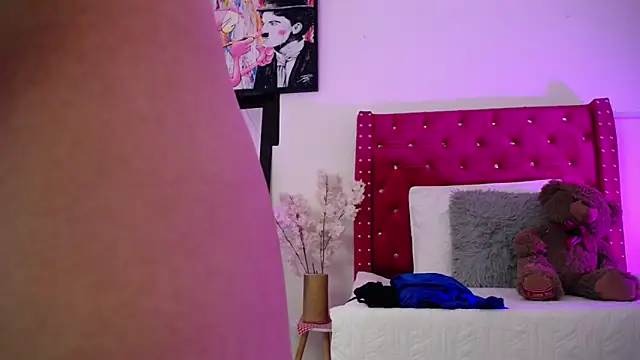 Snapshot of ValeAmayaa chatting on March 6, 2025, 8:37 pm ValeAmayaa online show from March 6, 2025, 8:37 pm