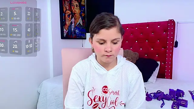 Snapshot of ValeAmayaa chatting on October 6, 2025, 9:01 pm ValeAmayaa online show from October 6, 2025, 9:01 pm