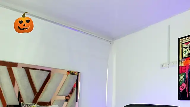 Snapshot of ValeAmayaa chatting on October 15, 2025, 9:15 pm ValeAmayaa online show from October 15, 2025, 9:15 pm