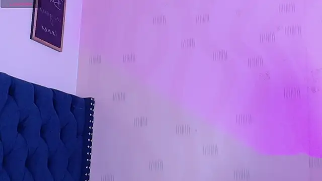 innocenthazel online show from December 16, 2025, 3:11 am