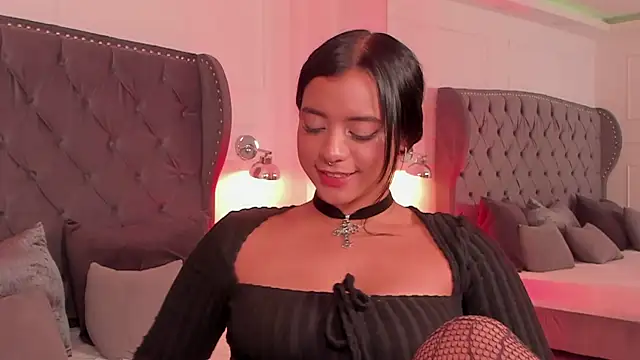 regina noctixx online show from October 9, 2025, 5:05 am