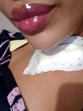 Snapshot of Sexlove1xo chatting on October 29, 2025, 1:13 pm Sexlove1xo online show from October 29, 2025, 1:13 pm