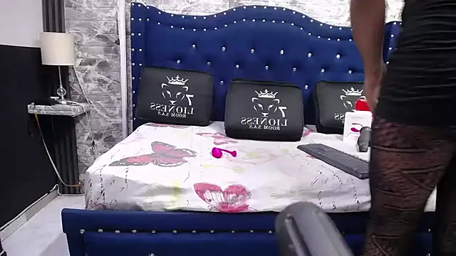 miha sex91 online show from November 7, 2025, 12:16 pm