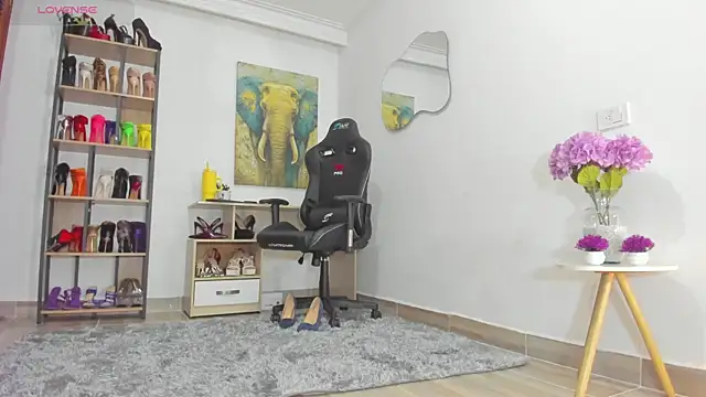 Snapshot of Camillevegas chatting on November 27, 2025, 2:35 am Camillevegas online show from November 27, 2025, 2:35 am