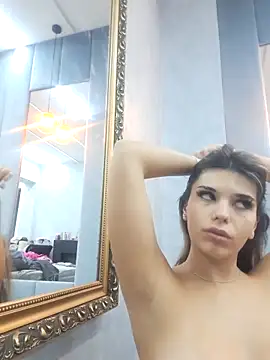 Bella Posh online show from October 23, 2025, 4:23 am