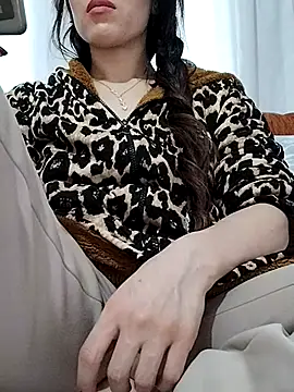 BUSE8821 online show from November 29, 2025, 1:58 pm