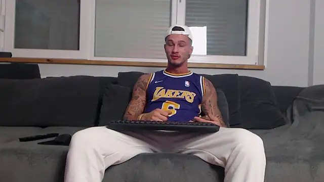 Zzedd online show from March 6, 2025, 5:43 pm