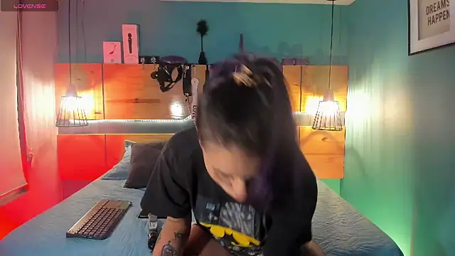 Snapshot of ChloeAllennn chatting on November 12, 2025, 11:43 am ChloeAllennn online show from November 12, 2025, 11:43 am