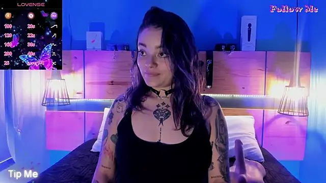 Snapshot of ChloeAllennn chatting on November 24, 2025, 11:54 am ChloeAllennn online show from November 24, 2025, 11:54 am