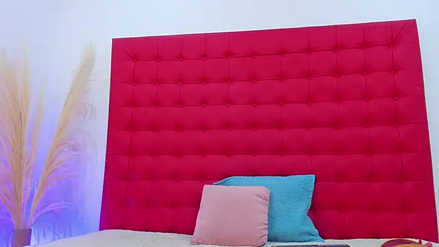 Snapshot of Maite_Smith_ chatting on February 25, 2025, 12:13 pm Maite Smith online show from February 25, 2025, 12:13 pm