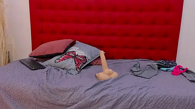 Snapshot of Maite_Smith_ chatting on March 20, 2025, 6:42 pm Maite Smith online show from March 20, 2025, 6:42 pm