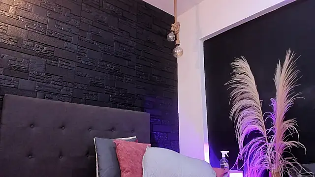 Snapshot of Maite_Smith_ chatting on October 13, 2025, 12:27 pm Maite Smith online show from October 13, 2025, 12:27 pm