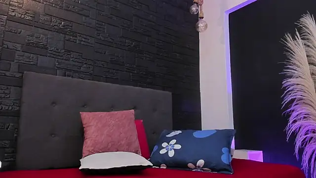 Snapshot of Maite_Smith_ chatting on October 20, 2025, 12:16 pm Maite Smith online show from October 20, 2025, 12:16 pm