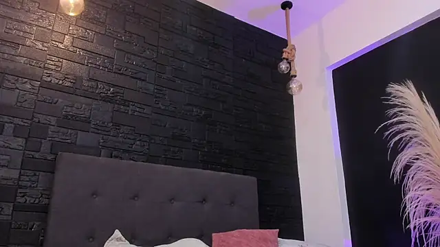 Snapshot of Maite_Smith_ chatting on November 6, 2025, 1:23 pm Maite Smith online show from November 6, 2025, 1:23 pm