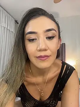 natashaleightt online show from September 26, 2025, 8:57 pm