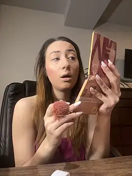 Snapshot of IsoldeBlis chatting on November 27, 2025, 5:42 am IsoldeBlis online show from November 27, 2025, 5:42 am