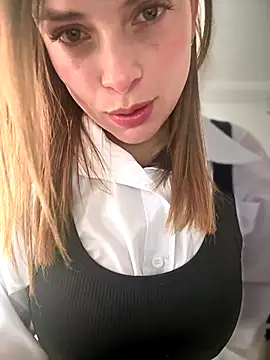 Snapshot of gynna_kimera chatting on November 10, 2025, 4:28 pm gynna kimera online show from November 10, 2025, 4:28 pm