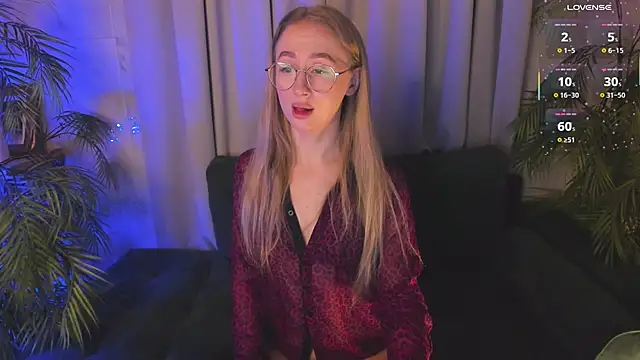 VictoriaLights online show from December 17, 2025, 5:57 am