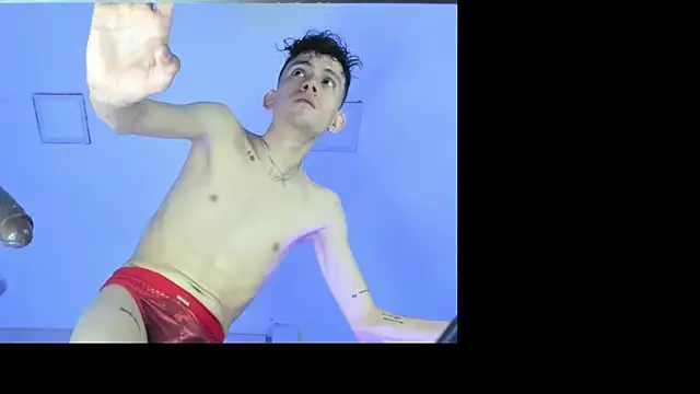 Snapshot of ValentinoMoreti chatting on November 23, 2025, 6:02 am ValentinoMoreti online show from November 23, 2025, 6:02 am