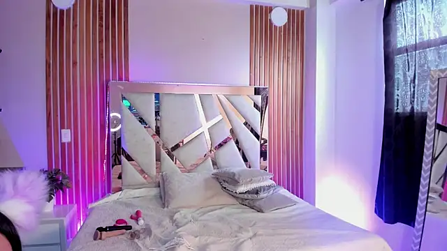 Snapshot of sweetviolet__ chatting on March 20, 2025, 3:47 pm sweetviolet online show from March 20, 2025, 3:47 pm