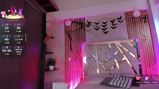 Snapshot of sweetviolet__ chatting on October 28, 2025, 12:19 pm sweetviolet online show from October 28, 2025, 12:19 pm